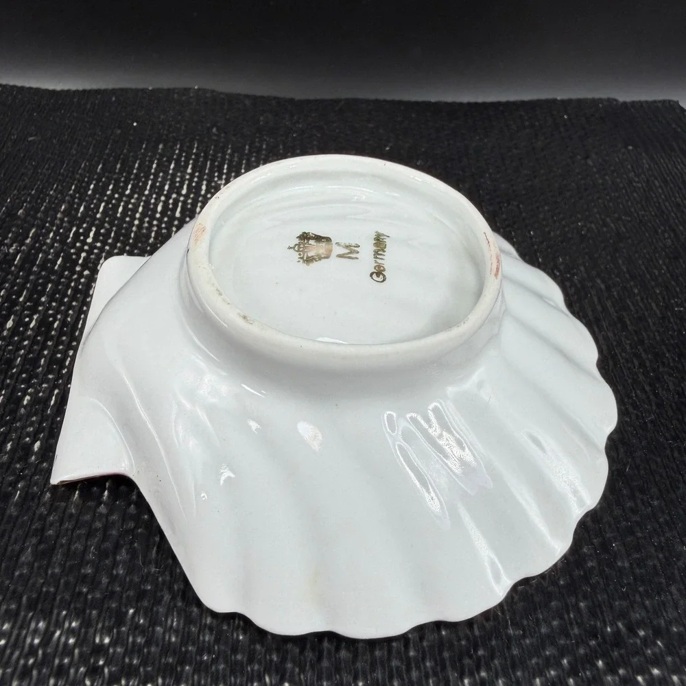 Vintage M Germany Porcelain Shell Trinket Dish Courting Couple Burgundy Gold VTG